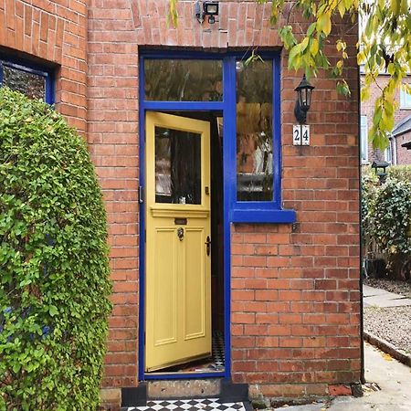 벨파스트 Pass The Keys Colourful, Quirky Artist-Owned 3 Bed Next To Cafes 빌라 외부 사진