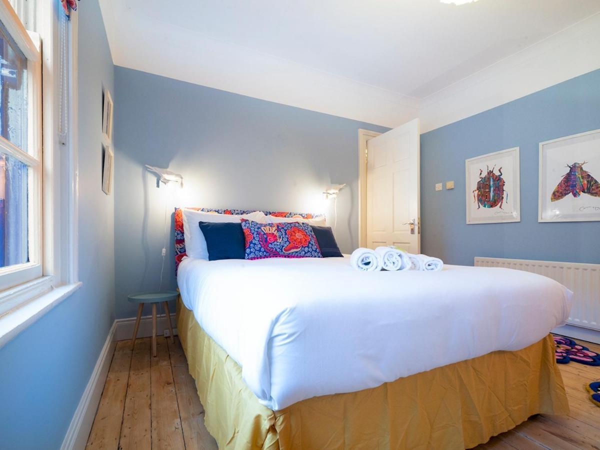 벨파스트 Pass The Keys Colourful, Quirky Artist-Owned 3 Bed Next To Cafes 빌라 외부 사진