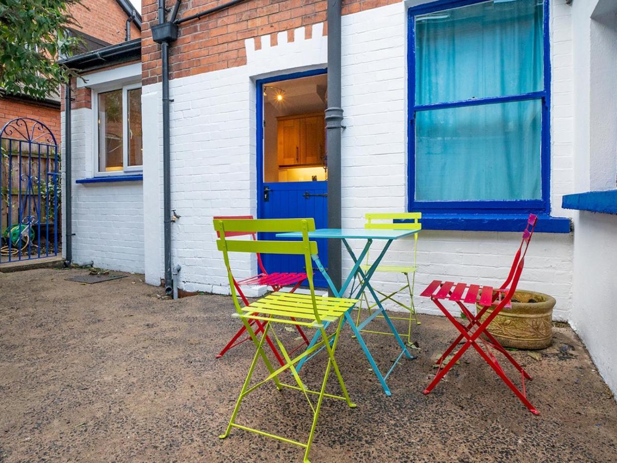 벨파스트 Pass The Keys Colourful, Quirky Artist-Owned 3 Bed Next To Cafes 빌라 외부 사진