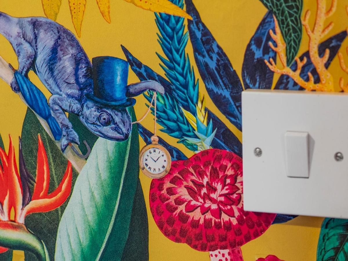 벨파스트 Pass The Keys Colourful, Quirky Artist-Owned 3 Bed Next To Cafes 빌라 외부 사진