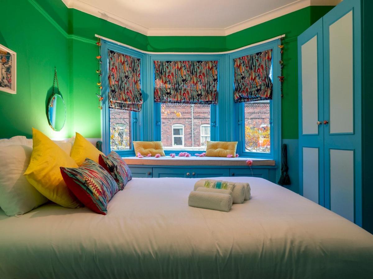 벨파스트 Pass The Keys Colourful, Quirky Artist-Owned 3 Bed Next To Cafes 빌라 외부 사진