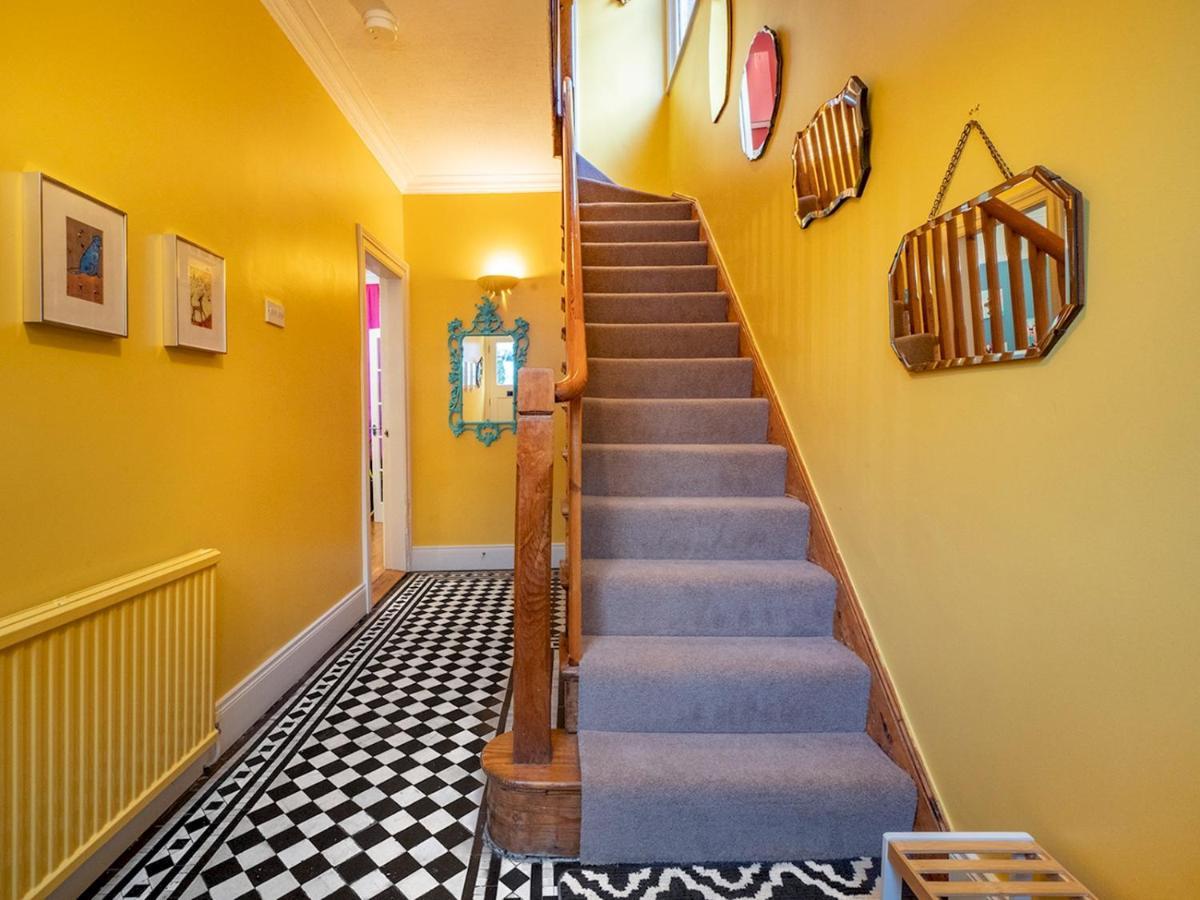 벨파스트 Pass The Keys Colourful, Quirky Artist-Owned 3 Bed Next To Cafes 빌라 외부 사진