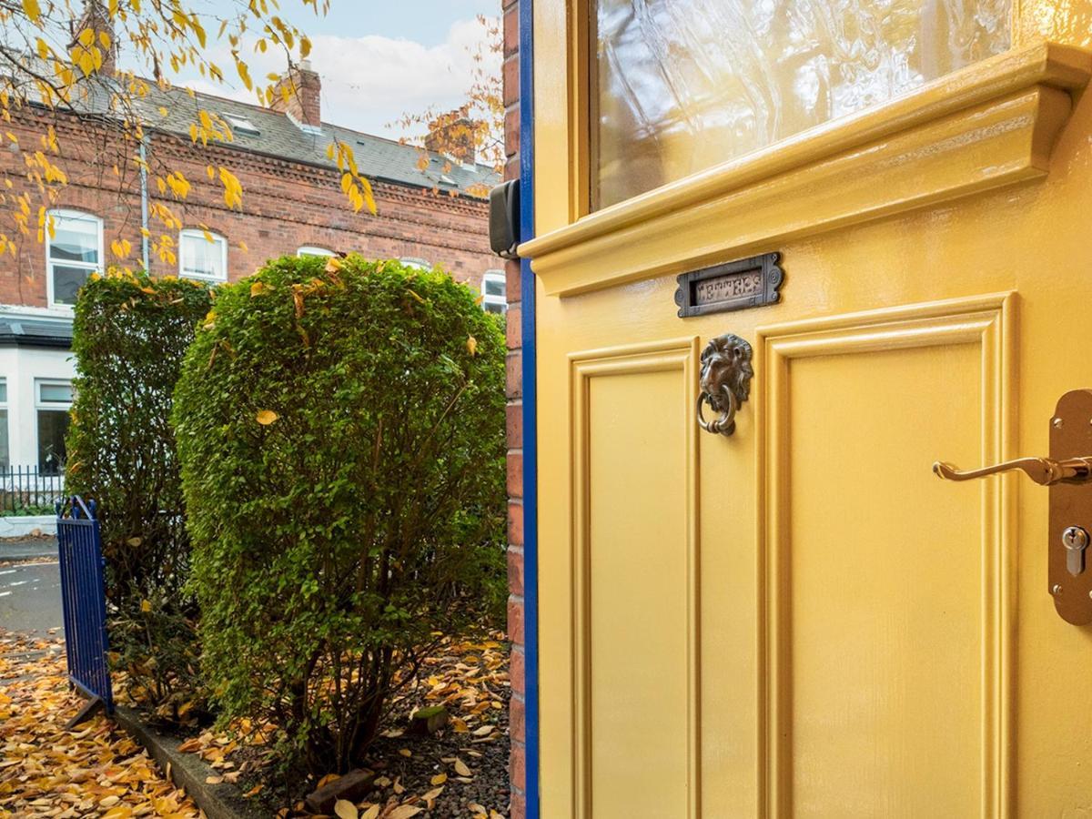 벨파스트 Pass The Keys Colourful, Quirky Artist-Owned 3 Bed Next To Cafes 빌라 외부 사진